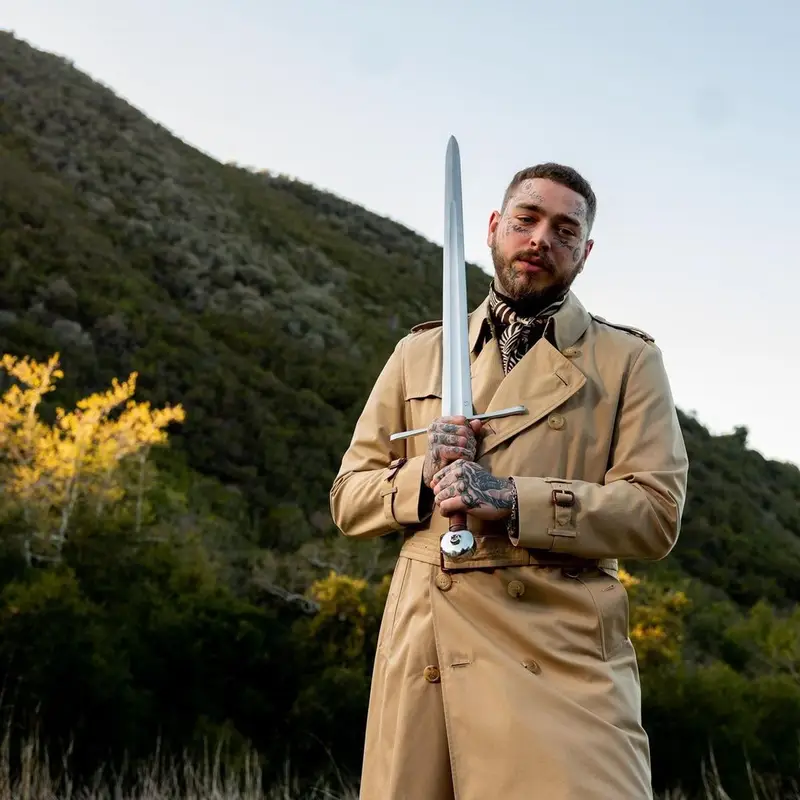 Post Malone outfit in Burberry, 2021