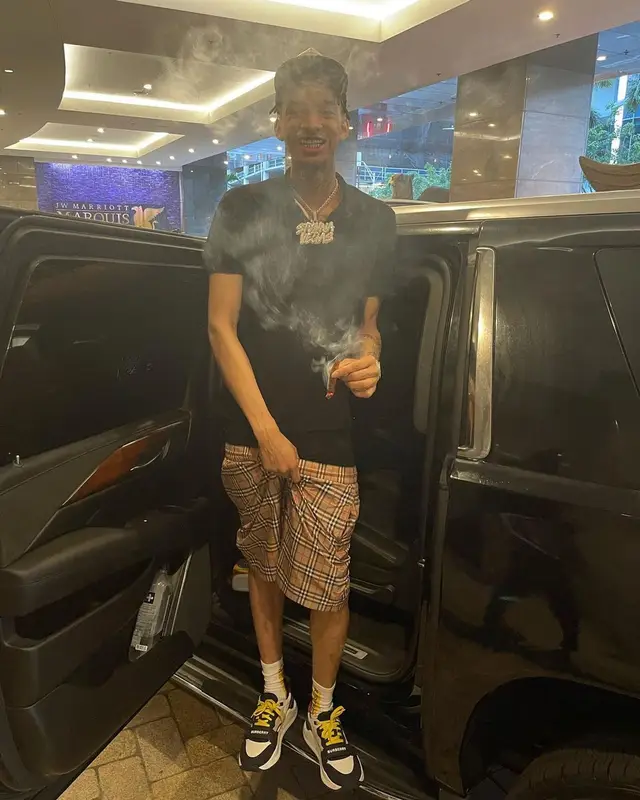 Stunna 4 Vegas outfit in Burberry, 2021
