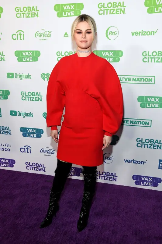 Selena Gomez outfit in Stuart Weitzman, Messika Paris, and Bottega Veneta, 2021