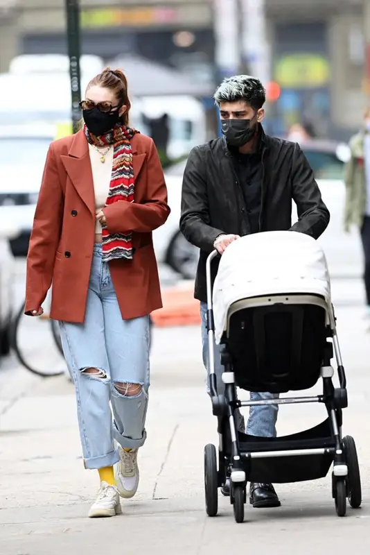 Gigi Hadid outfit in Cotton Citizen, Good American, and masQd, 2021