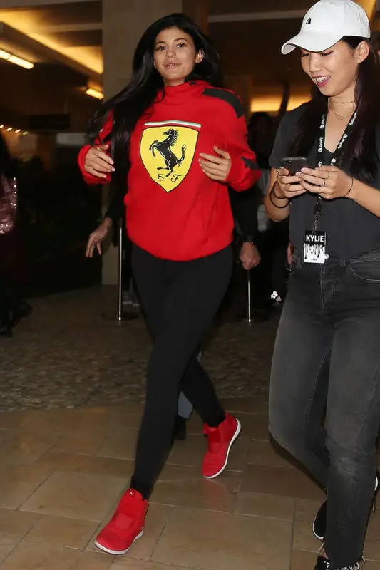 Kylie Jenner outfit in Puma and Alo Yoga, 2016