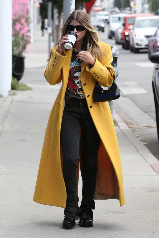 Sofia Richie outfit in Balenciaga, By Far, and Bottega Veneta, 2021