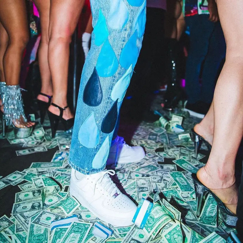 Fabolous outfit in Amiri, Nike, and Louis Vuitton, 2021