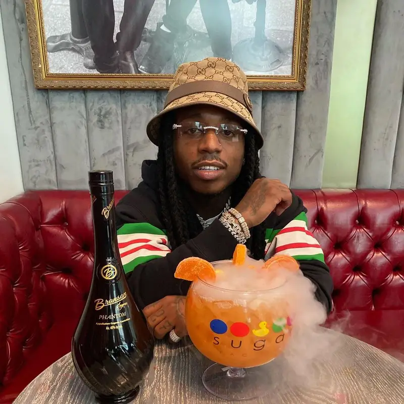 Jacquees outfit in Cartier and Gucci, 2021
