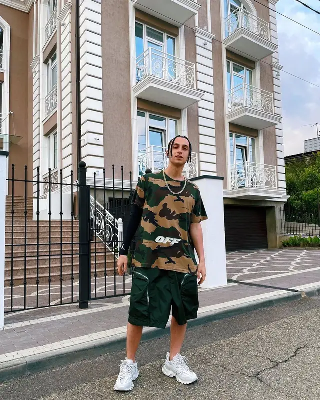 Yanix outfit in Off-White, Dsquared2, and Jordan, 2021