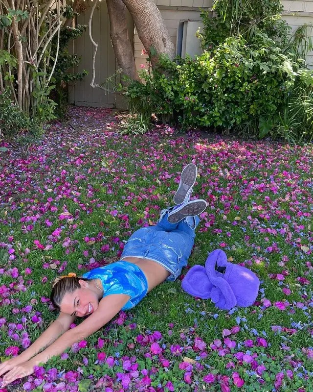Addison Rae outfit in Frankies Bikinis, Converse, and Lolita Jade, 2021