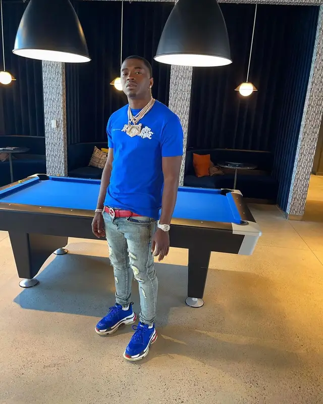 Bankroll Freddie outfit in Off-White, Valabasas, and Gucci, 2021
