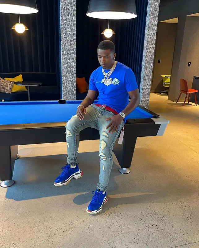 Bankroll Freddie outfit in Off-White, Valabasas, and Gucci, 2021