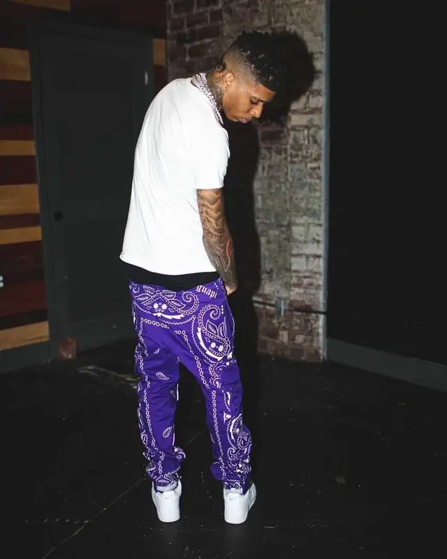NLE Choppa outfit in Hanes, Guapi, and Nike, 2021