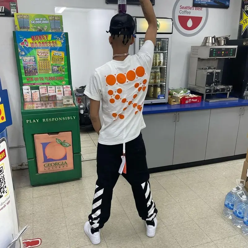 Stunna 4 Vegas outfit in Off-White, Von Dutch, and Nike, 2021