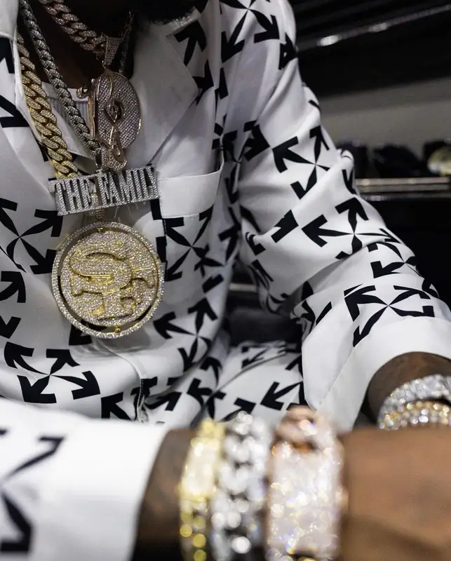 Fabolous outfit in Off-White and Ugly Intl, 2021
