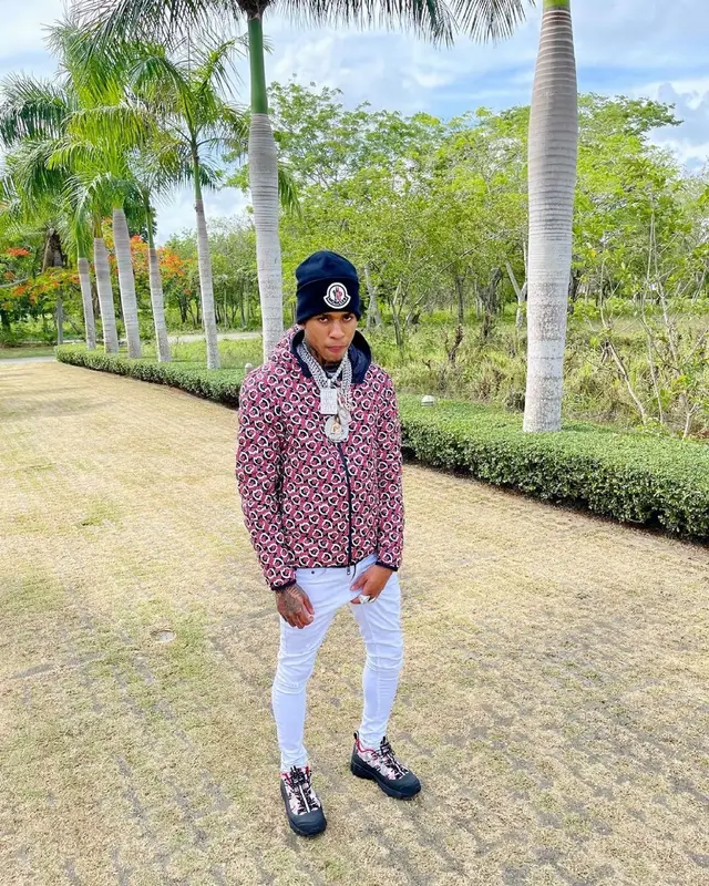 NLE Choppa outfit in Valabasas, Burberry, and Moncler, 2021