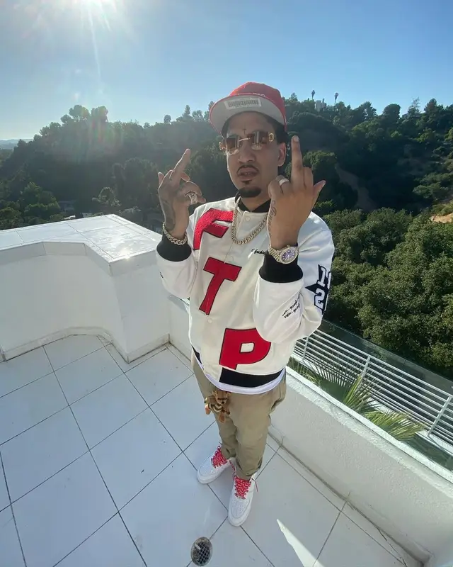 Fenix Flexin outfit in Cartier, Supreme, and New Era, 2020