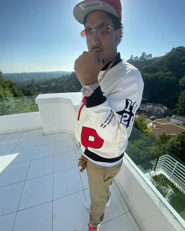 Fenix Flexin outfit in Cartier, Supreme, and New Era, 2020