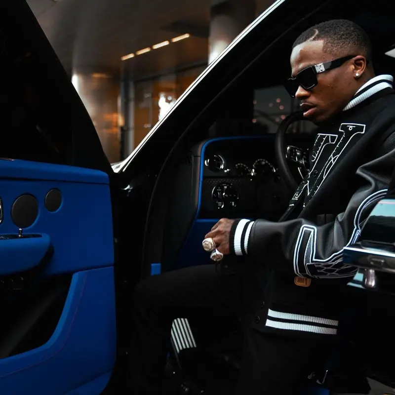 Roddy Ricch outfit in NBA, Nike, and Louis Vuitton, 2021