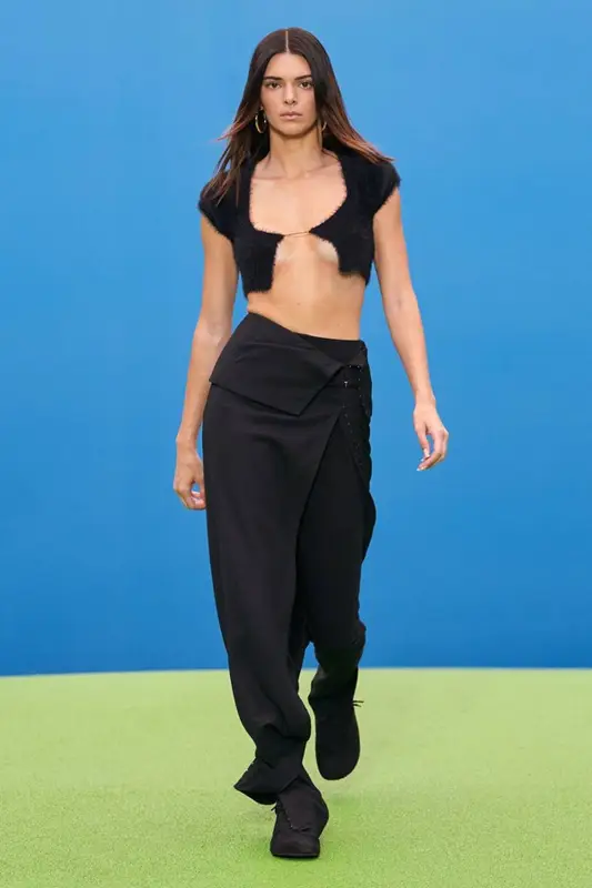 Kendall Jenner outfit in Jacquemus, 2021