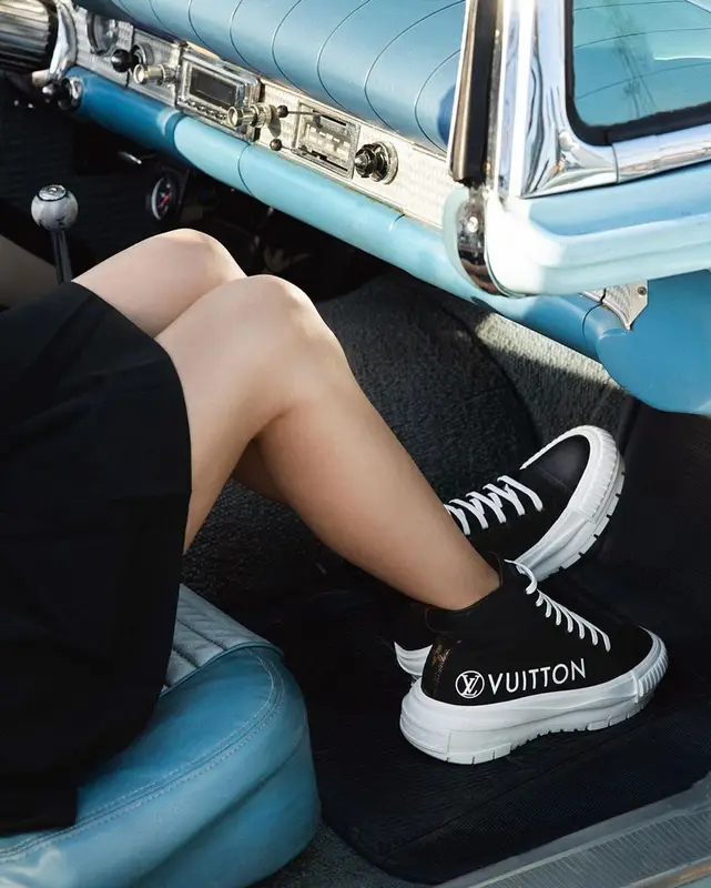 Charli D'Amelio outfit in Louis Vuitton, 2021