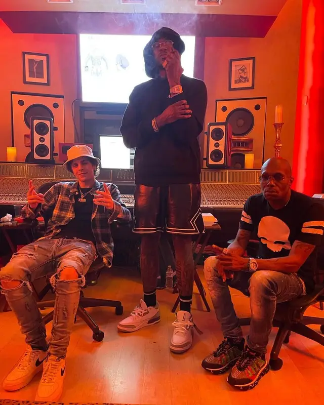 2 Chainz outfit in Amiri, Cartier, and Playboy, 2021