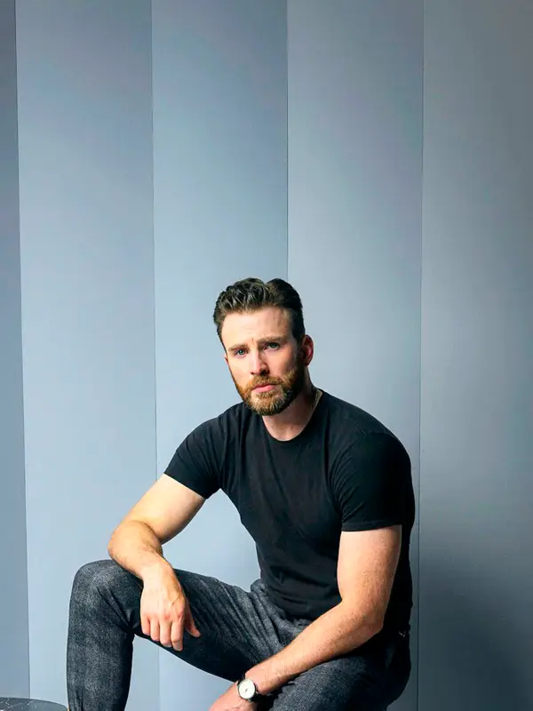 Chris Evans outfit in Calvin Klein, Eleventy, and Jimmy Choo, 2020