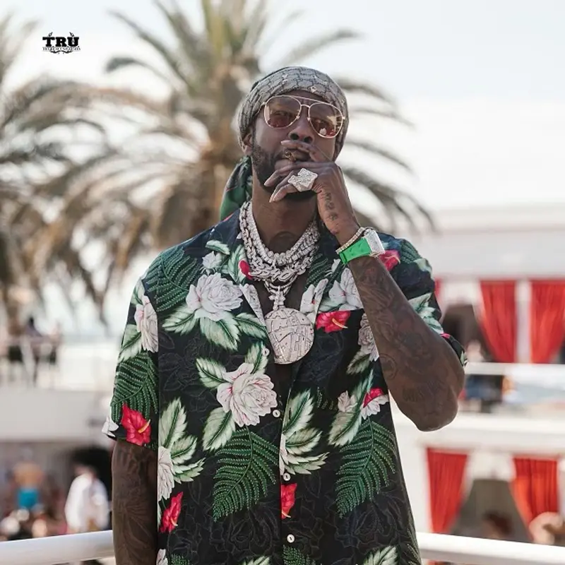 2 Chainz outfit in Gucci and Nike, 2021
