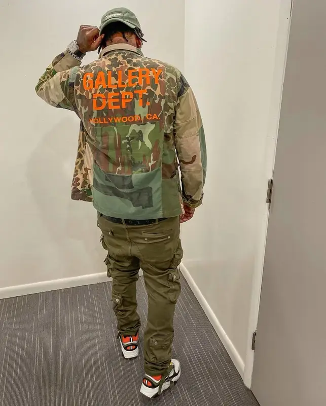 Moneybagg Yo outfit in Gallery Dept., Louis Vuitton, and Supreme, 2021