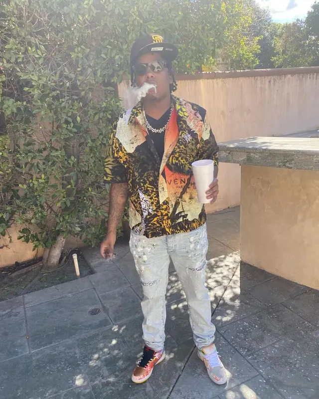 Ballout outfit in Givenchy, Nike, and New Era, 2021