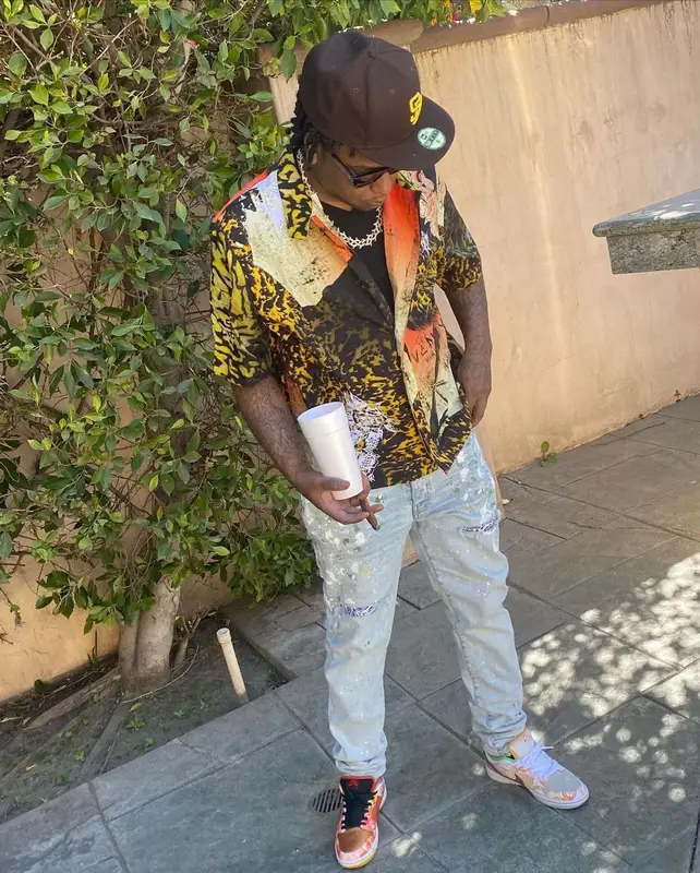 Ballout outfit in Givenchy, Nike, and New Era, 2021