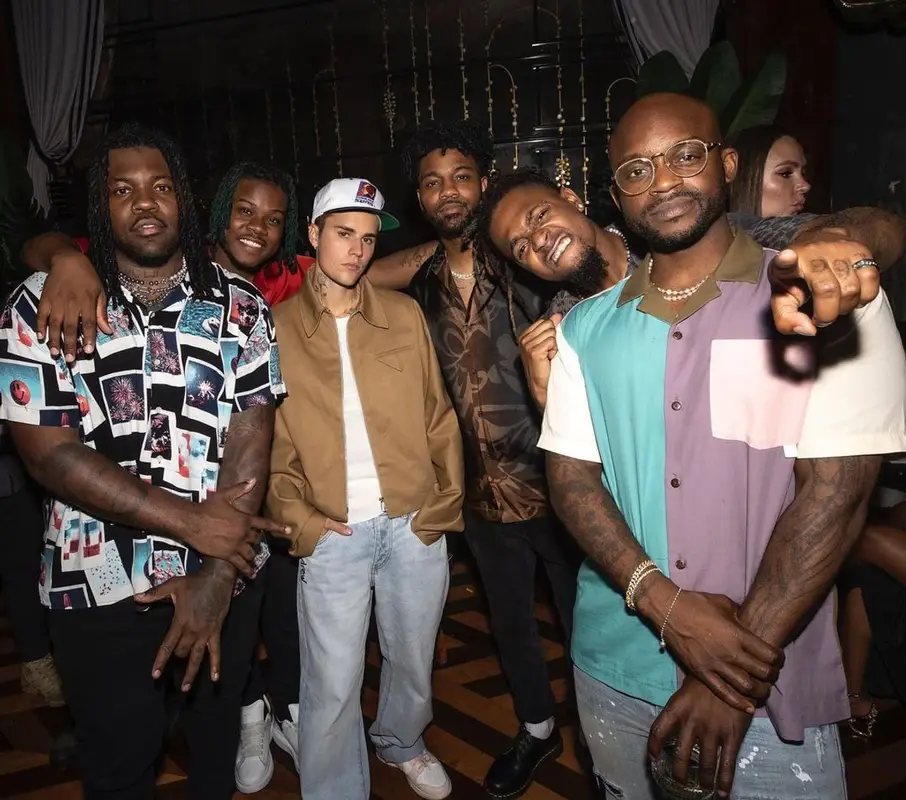 Justin Bieber outfit in Bottega Veneta, Drew House, and Phoenix Suns, 2021