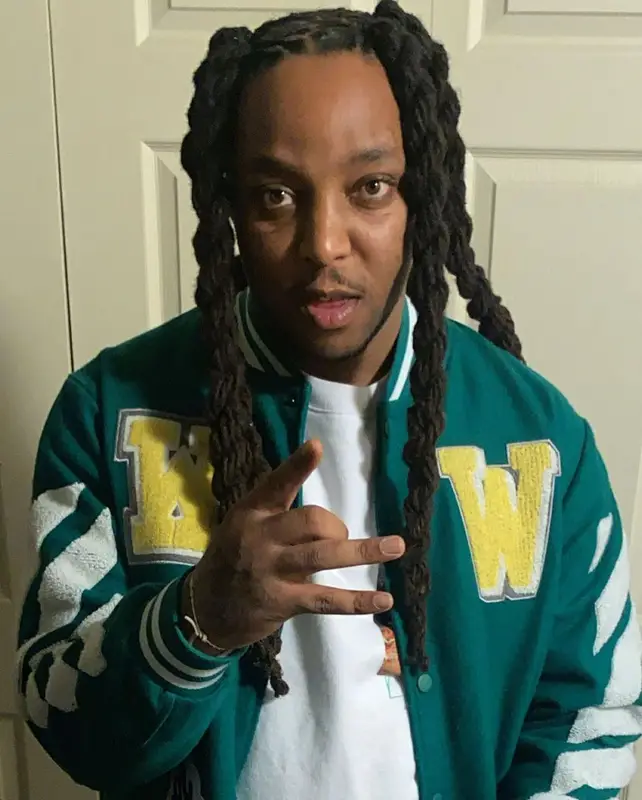 Tadoe outfit in Off-White and Ksubi, 2021