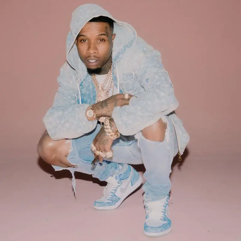 Tory Lanez outfit in Louis Vuitton, Amiri, and NBA, 2021