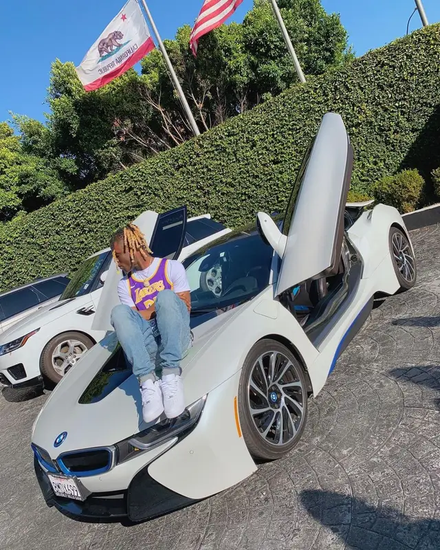 Unghetto Mathieu outfit in Nike, Off-White, and Los Angeles Lakers, 2021