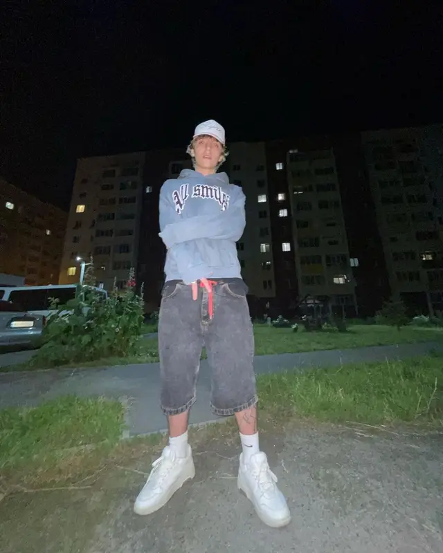 Lil Morty outfit in Off-White, Shyne, and Nike, 2021