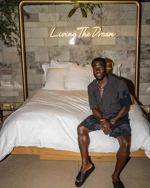 Kevin Hart outfit in Dries Van Noten and Bottega Veneta, 2021