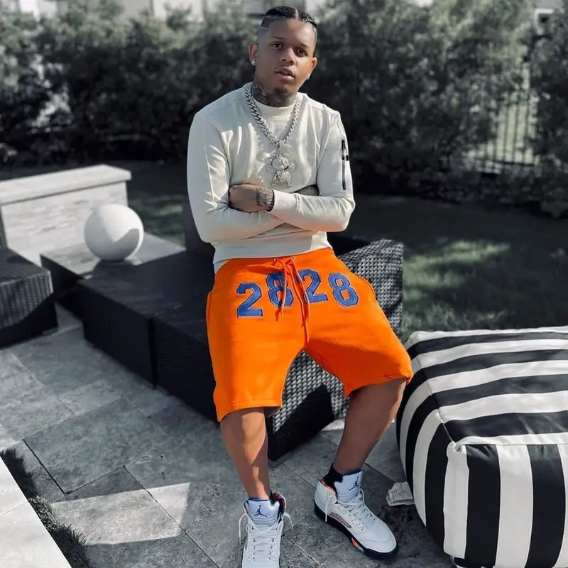 Yella Beezy outfit in 2828 Studios, 2021