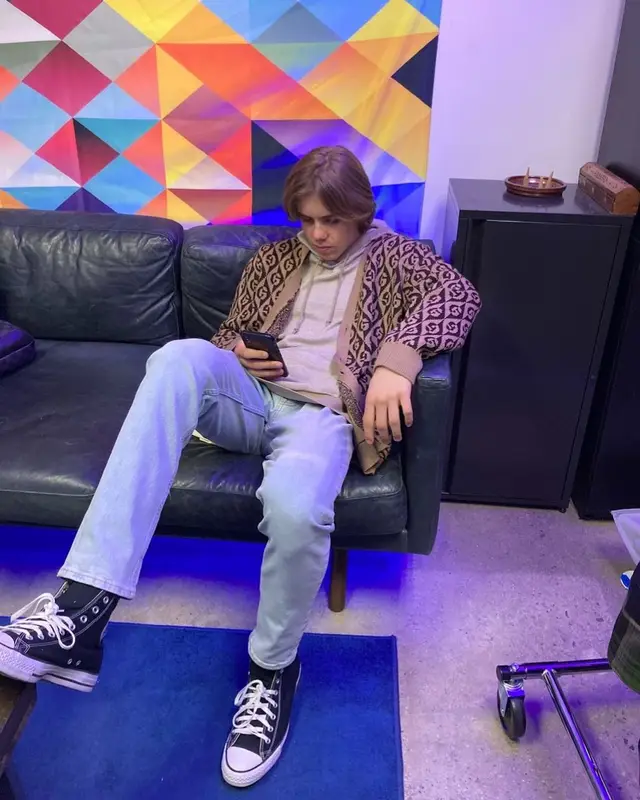The Kid Laroi outfit in Gucci, Levi’s, and Converse, 2021