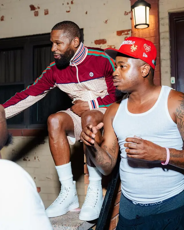 Floyd Mayweather outfit in Gucci, The North Face, and Christian Louboutin, 2021