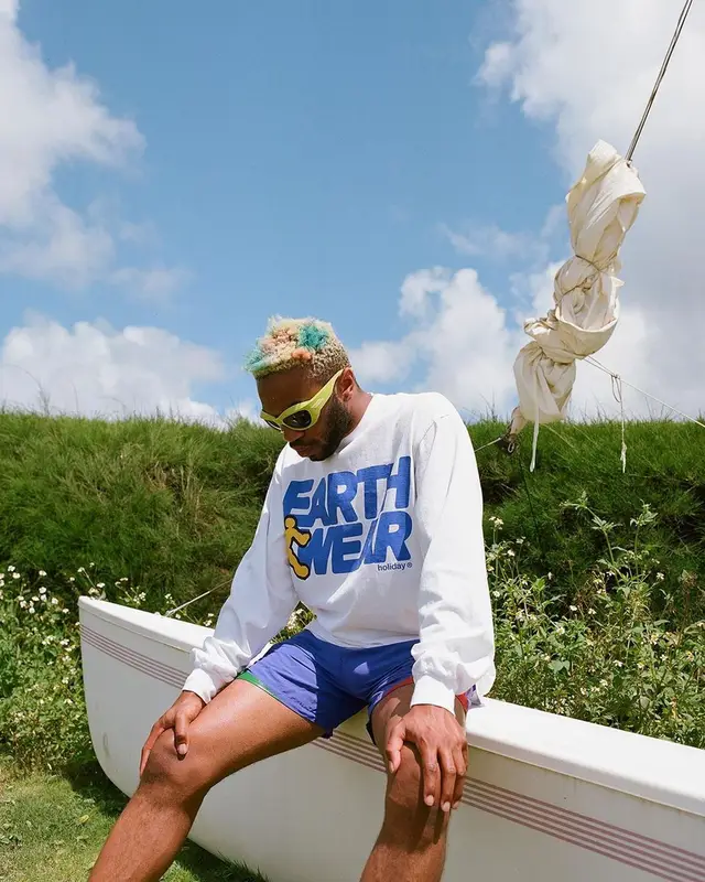 Kevin Abstract outfit in Holiday, 2021