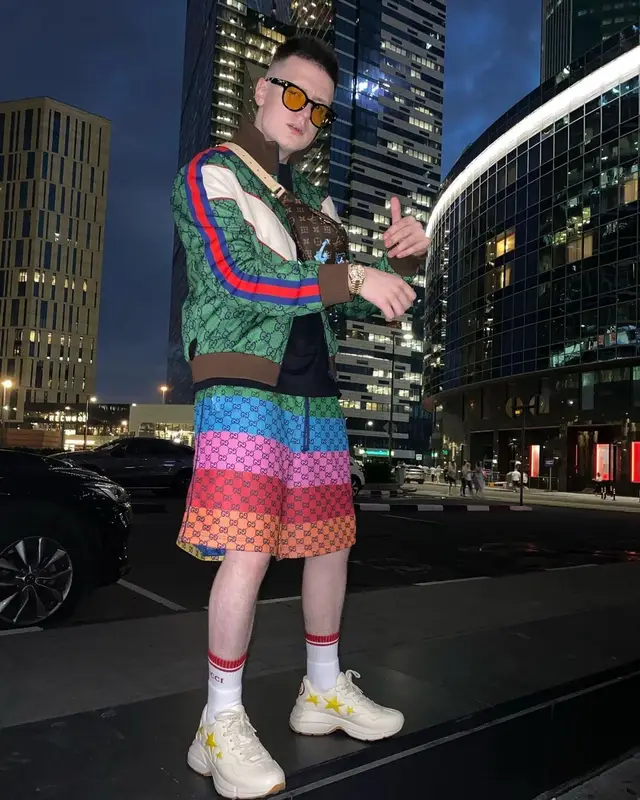 Mellstroy outfit in Gucci, NBA, and Louis Vuitton, 2021