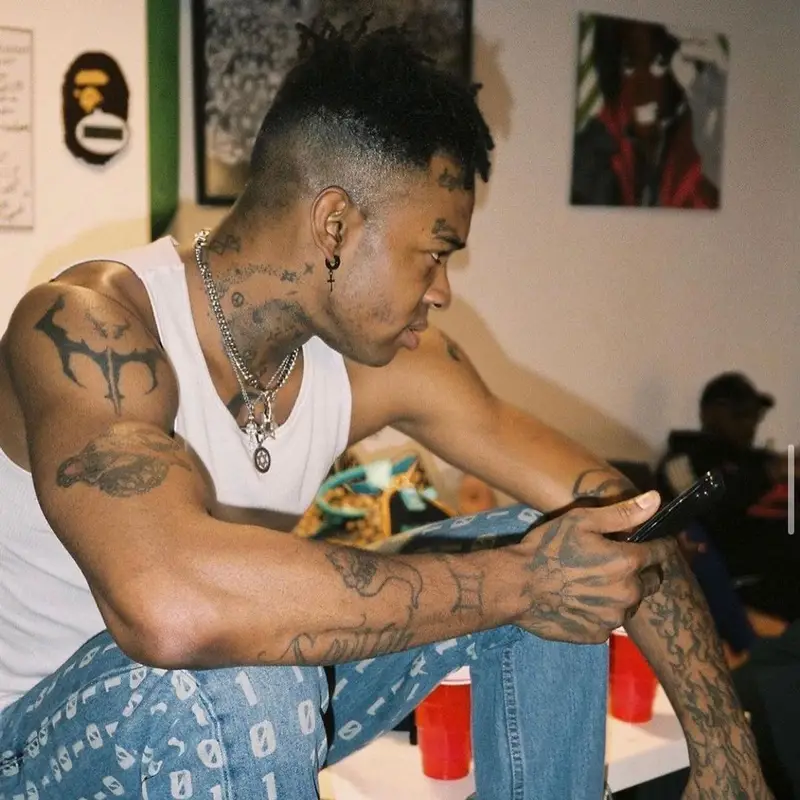 Thoux outfit in Hidden Devils, 2021