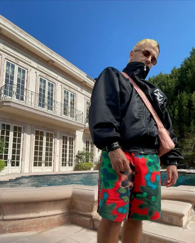 Feid outfit in Brain Dead, Cartier, and Nike, 2021
