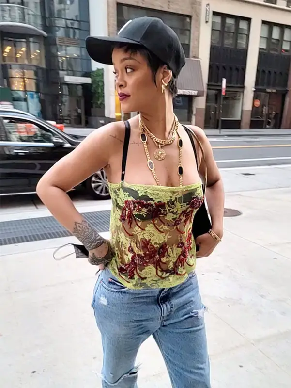 Rihanna outfit in Gucci and R13, 2021