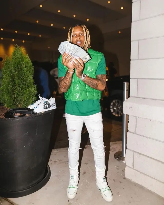 Lil Durk outfit in Bottega Veneta, Louis Vuitton, and Amiri, 2021