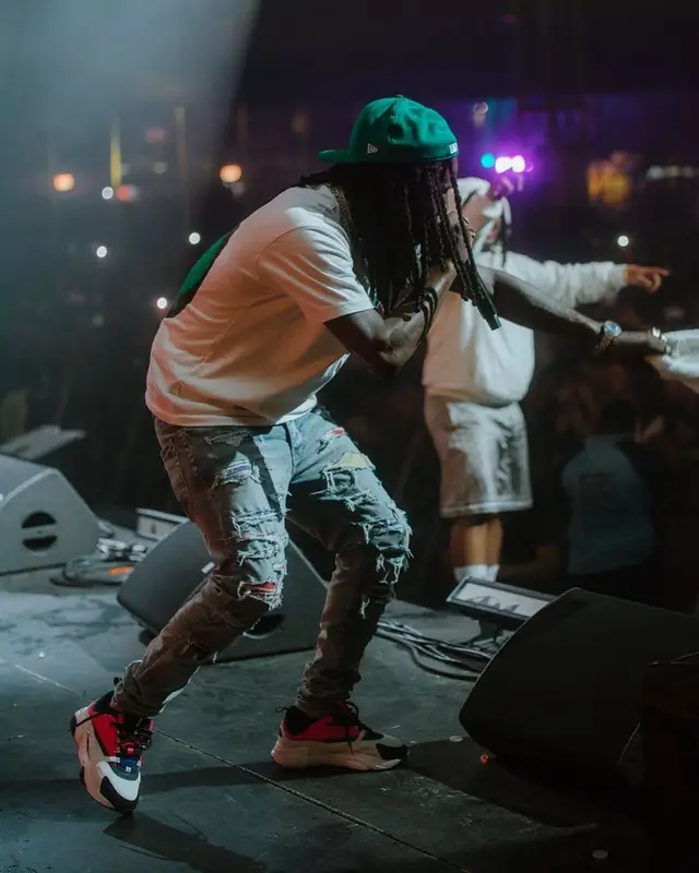 Chief Keef outfit in Seventh Heaven, Amiri, and New Era, 2021