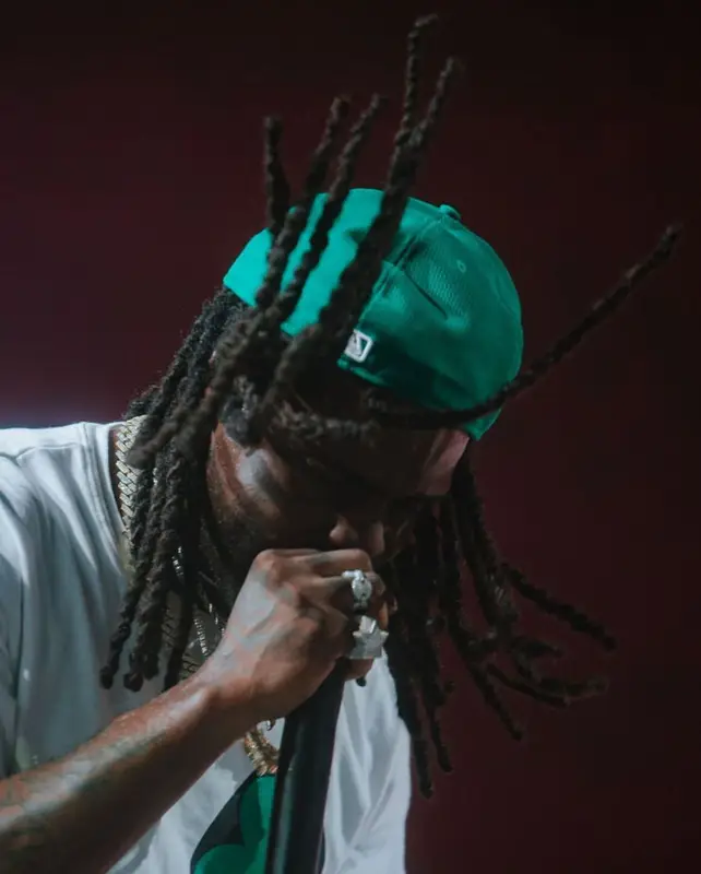 Chief Keef outfit in Seventh Heaven, Amiri, and New Era, 2021