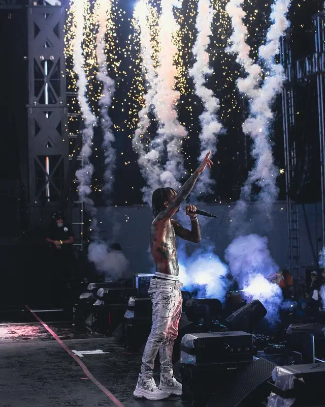 Swae Lee outfit in Purple Brand, B.B. Simon, and Calvin Klein, 2021
