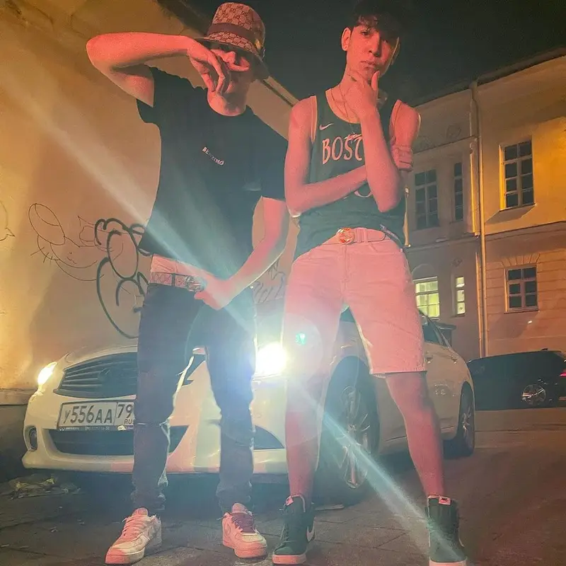 Молодой Платон outfit in Nike, Gucci, and Jordan, 2021