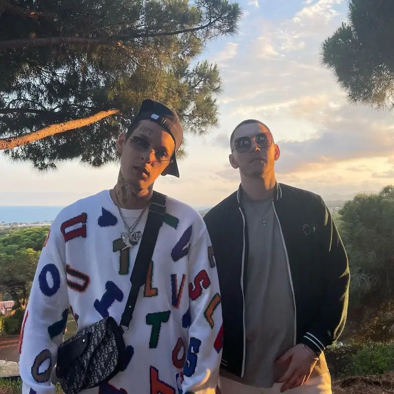 Kizaru outfit in Louis Vuitton, Cartier, and NBA, 2021