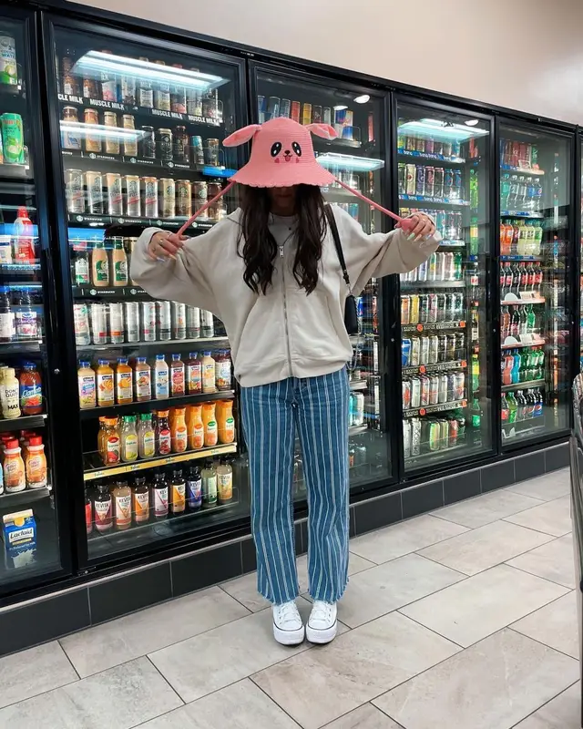 Charli D'Amelio outfit in Vida Moulin, Tiffany&Co, and Elsa Peretti Merch, 2021