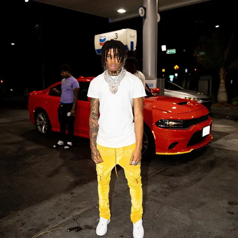 NLE Choppa outfit in Hanes, Guapi, and Nike, 2021