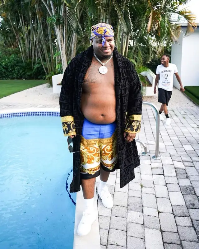 Duke Deuce outfit in Nike and Versace, 2021